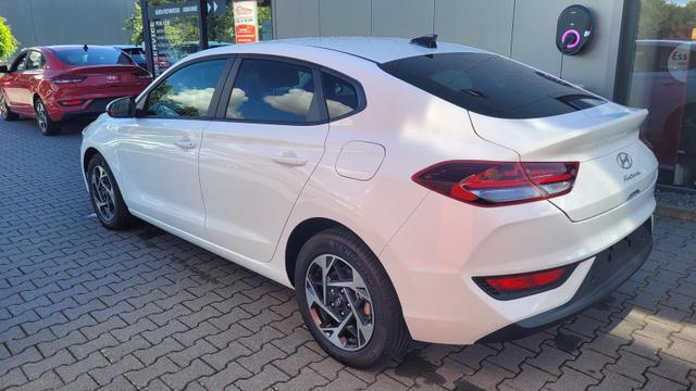 Hyundai i30 Fastback*Navi*LED*Shzg*Lhzg*PDC*Cam*16Zoll* 