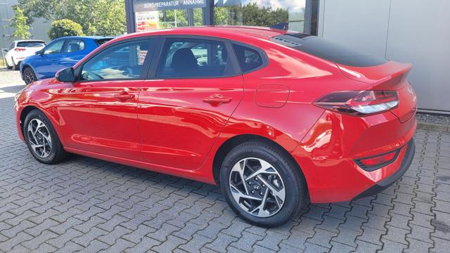 Hyundai i30 Fastback*Navi*LED*Shzg*Lhzg*PDC*Cam*16Zoll* 