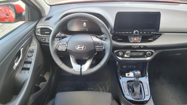 Hyundai i30 Fastback*Navi*LED*Shzg*Lhzg*PDC*Cam*16Zoll* 
