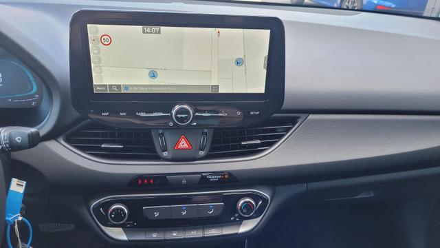 Hyundai i30 Fastback*Navi*LED*Shzg*Lhzg*PDC*Cam*16Zoll* 