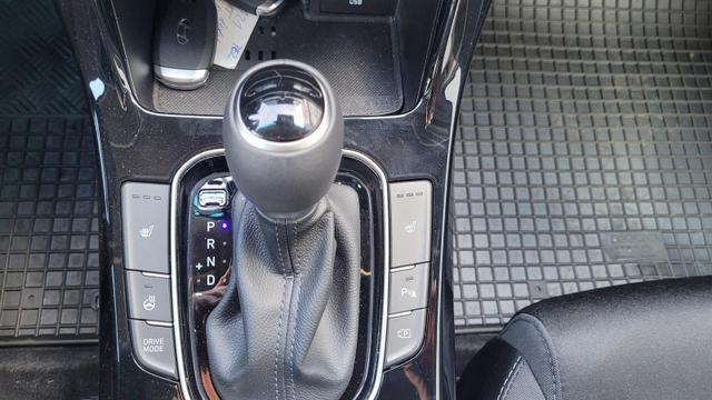 Hyundai i30 Kombi Style AT*LED*Navi*Shzg*Lhzg*PDC*Kamera 