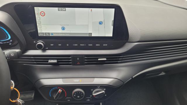 Hyundai BAYON Wave Wave*Navi*Shzg*Lhzg*PDC*Cam*16Zoll* 