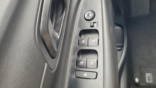 Hyundai BAYON Wave Wave*Navi*Shzg*Lhzg*PDC*Cam*16Zoll* 