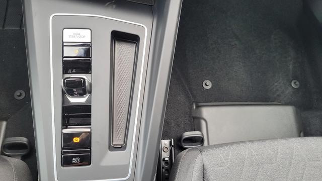 Volkswagen Golf eTSI Limited Limited*5JGar*LED*Shzg*Lhzg*PDC*Cam*ACC*17" 