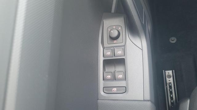 Seat Arona Style Style*5JGar*LED*Shzg*PDC*16Zoll*ACA* 