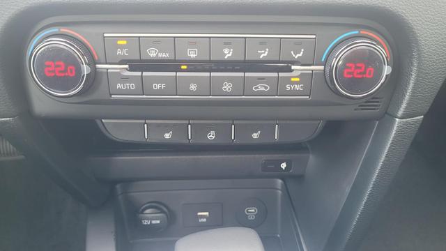 Kia Ceed Top AT*LED*Navi*Shzg*Lhzg*PDC*Cam*16Zoll* 