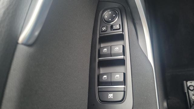 Kia Ceed Top AT*LED*Navi*Shzg*Lhzg*PDC*Cam*16Zoll* 