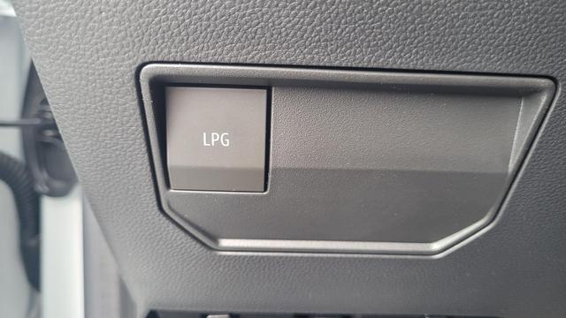 Dacia Duster ECO-G 100 Expression III 100+Radio+Klima+PDC 