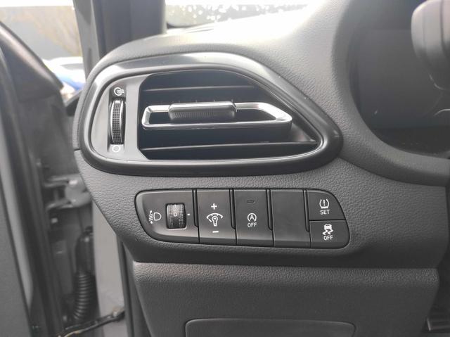 Hyundai i30 N Line Line*LED*Navi*Shzg*PDC*Cam*18Zoll 