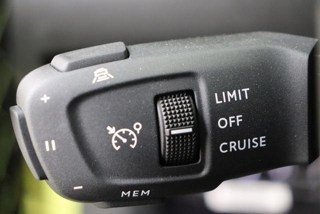 Peugeot 208 e-GT e-GT*VollLED*Navi*Shzg*PDC*Cam360*ACA*17Zoll 