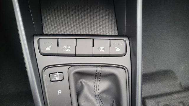 Hyundai i20 Family Family*Navi*Shzg*Lhzg*PDC*Cam*16Zoll*ACA* 