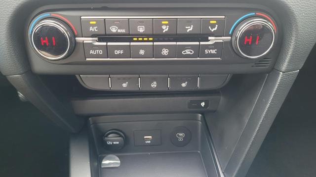 Kia Ceed Sportswagon TOP SW Top*LED*Navi*Shzg*Lhzg*PDC*Cam*16Zoll 