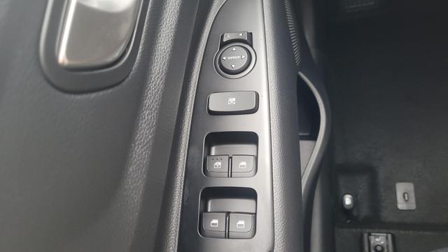 Kia Stonic Spin MJ26 100PS SHZ+PDC h&v+Cam+Navi+Klima 