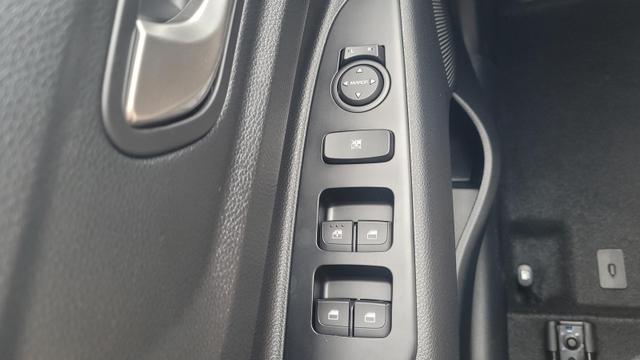 Kia Stonic Spin MJ26 100PS SHZ+PDC h&v+Cam+Navi+Klima 