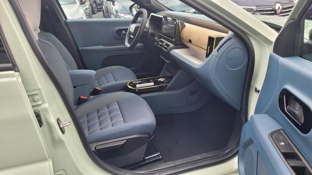 Fiat Grande Panda 1.2 Turbo 74 kW La Prima Prima*LED*Navi*Shzg*PDC*Cam*17" 