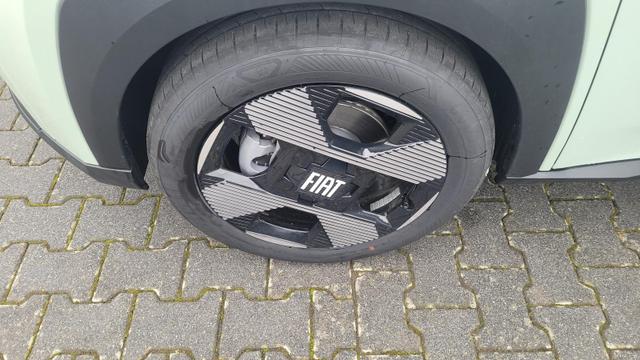 Fiat Grande Panda 1.2 Turbo 74 kW La Prima Prima*LED*Navi*Shzg*PDC*Cam*17" 