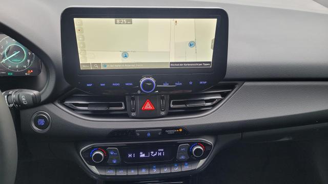 Hyundai i30 Family HB Family*Navi*LED*Shzg*Lhzg*PDC*Cam*Keyless 