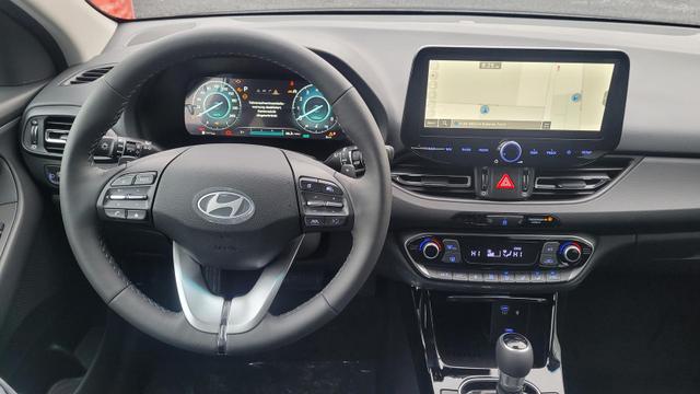 Hyundai i30 Family HB Family*Navi*LED*Shzg*Lhzg*PDC*Cam*Keyless 