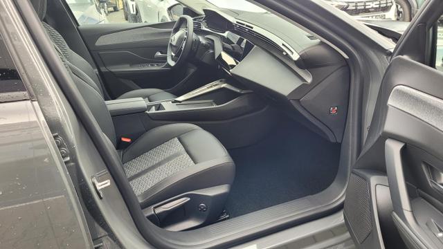 Peugeot 308 SW Hybrid 145 Allure FL*LED*Navi*Shzg*PDC*Cam*ACC*17" 