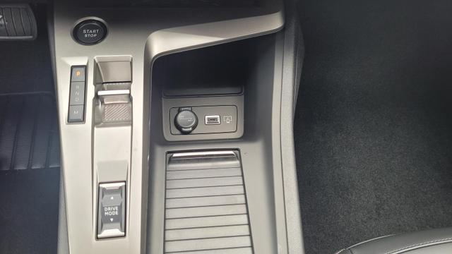 Peugeot 308 SW Hybrid 145 Allure FL*LED*Navi*Shzg*PDC*Cam*ACC*17" 