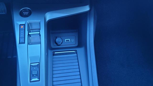 Peugeot 308 SW Hybrid 145 Allure FL*LED*Navi*Shzg*PDC*Cam*ACC*17" 