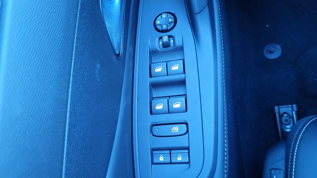 Peugeot 308 SW Hybrid 145 Allure FL*LED*Navi*Shzg*PDC*Cam*ACC*17" 