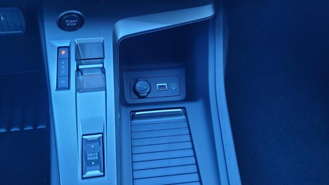 Peugeot 308 SW Hybrid 145 Allure FL*LED*Navi*Shzg*PDC*360*ACC*TotWi 