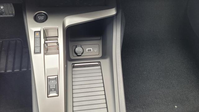 Peugeot 308 SW Hybrid 145 Allure FL*LED*Navi*Shzg*PDC*360*ACC*TotWi 