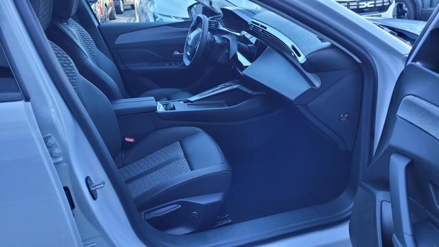 Peugeot 308 SW Hybrid 145 Allure FL*LED*Navi*Shzg*PDC*360*ACC*TotWi 