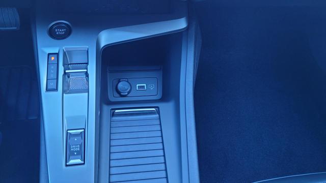 Peugeot 308 SW Hybrid 145 Allure FL*LED*Navi*Shzg*PDC*360*ACC*TotWi 