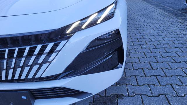 Peugeot 308 SW Hybrid 145 Allure FL*LED*Navi*Shzg*PDC*360*ACC*TotWi 