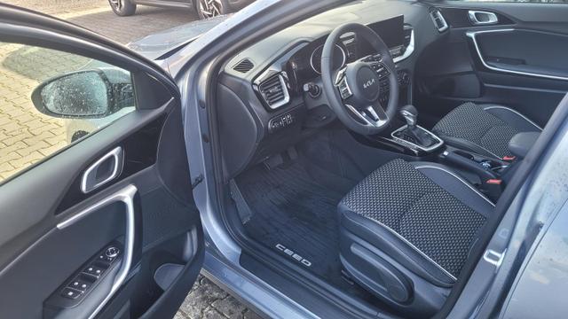 Kia Ceed Gold 1.5 AT*LED*Navi*Shzg*Lhzg*PDC*Cam*17Zoll* 