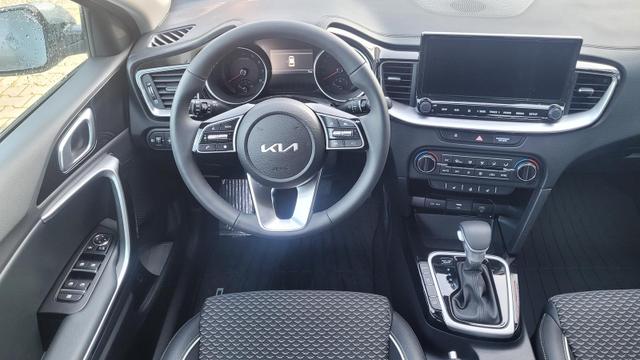 Kia Ceed Gold 1.5 AT*LED*Navi*Shzg*Lhzg*PDC*Cam*17Zoll* 