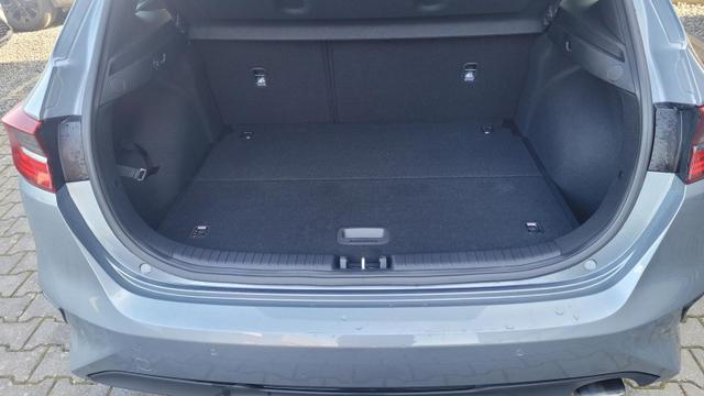 Kia Ceed Gold 1.5 AT*LED*Navi*Shzg*Lhzg*PDC*Cam*17Zoll* 