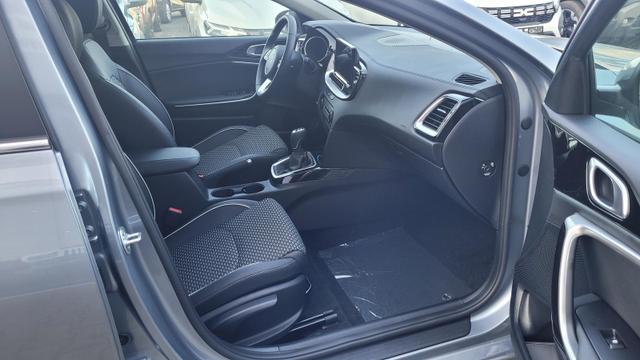 Kia Ceed Gold 1.5 *LED*Navi*Shzg*Lhzg*PDC*Cam*17Zoll* 