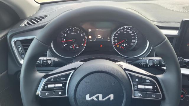 Kia Ceed Sportswagon TOP SW AT Top*VollLED*Navi*Shzg*Cam* 