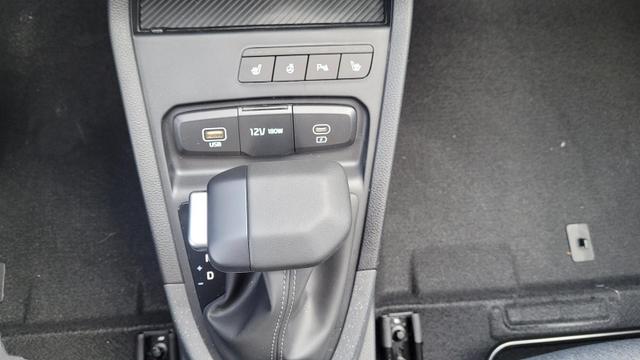 Kia Stonic Spin FL*Navi*Shzg*Lhzg*PDCv+h*Cam*16Zoll* 