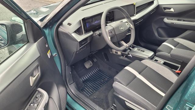 Opel Frontera Ultimate 1.2 107 kW Ultimate*7Sitze*LED*Navi*Shzg*PDC*Cam* 