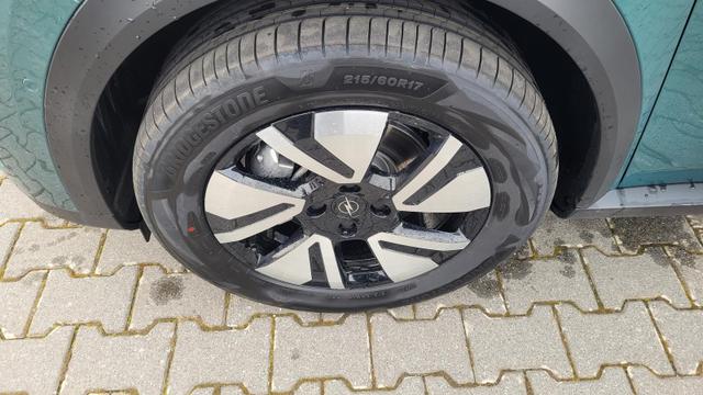 Opel Frontera Ultimate 1.2 107 kW Ultimate*7Sitze*LED*Navi*Shzg*PDC*Cam* 