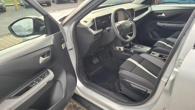 Opel Frontera Ultimate 1.2 107 kW Ultimate*LED*Navi*Shzg*BFS*PDC*Cam*17" 