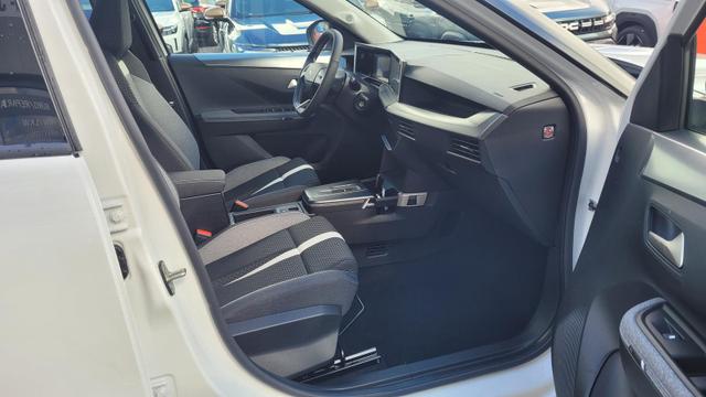 Opel Frontera GS 1.2 107 kW GS*LED*Navi*Shzg*BFS*PDC*Cam*17" 
