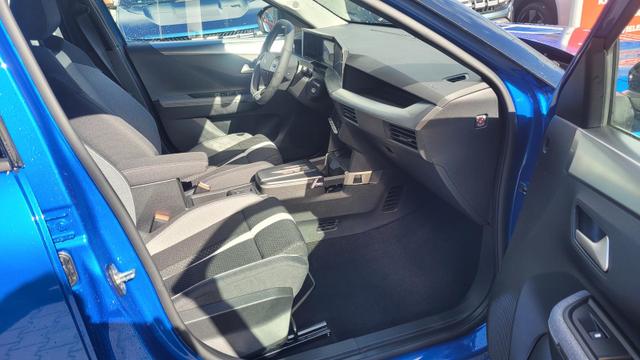 Opel Frontera Ultimate 1.2 107 kW Ultimate*7Sitze*LED*Navi*Shzg*PDC*Cam* 