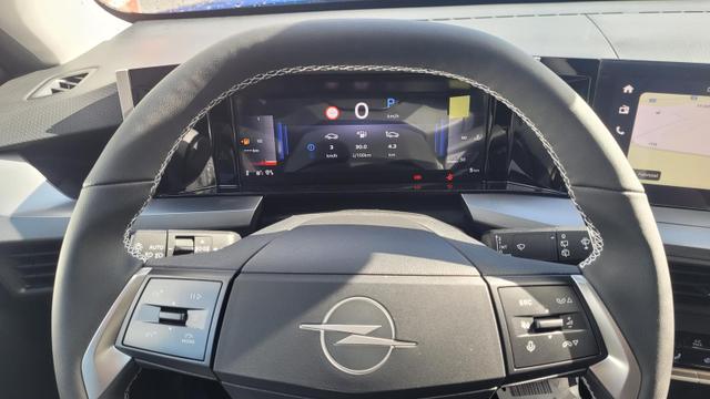 Opel Frontera Ultimate 1.2 107 kW Ultimate*7Sitze*LED*Navi*Shzg*PDC*Cam* 