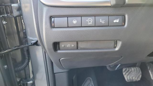 Nissan Qashqai Tekna 4x4 4x4*Navi*LED*PDach*Leder*Shzg*BFS* 