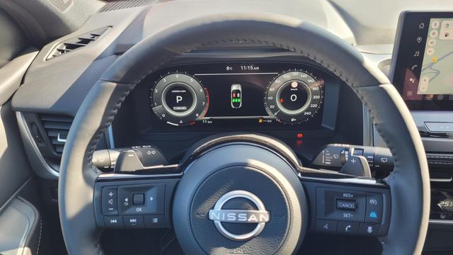 Nissan Qashqai Tekna 4x4 4x4*Navi*LED*PDach*Leder*Shzg*BFS* 