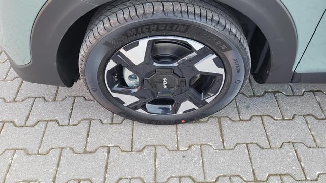 Kia Stonic Silver AT*Navi*Shzg*Lhzg*PDCv+h*Cam*16Zoll*LED 