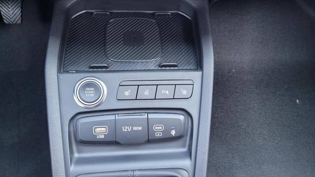 Kia Stonic Exclusive FL*LED*Navi*Shzg*PDCv+h*Cam*16" 