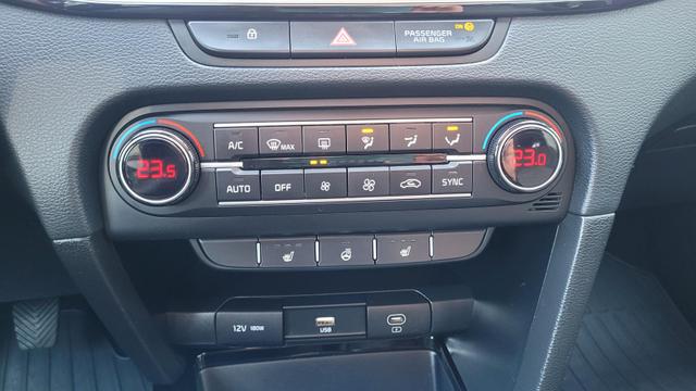 Kia Ceed Sportswagon Gold SW 1.5*Navi*Shzg*Lhzg*PDC*Cam*16Zoll*ACA* 