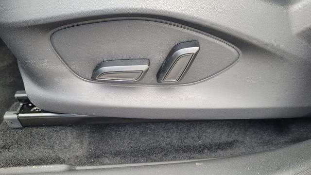 MG ZS 1.5 Hybrid+ 145 kW Luxury AT Luxury+Navi+SHZ+Kamera+ACA+18 