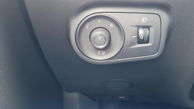 MG ZS 1.5 Hybrid+ 145 kW Luxury AT Luxury+Navi+SHZ+Kamera+ACA+18 